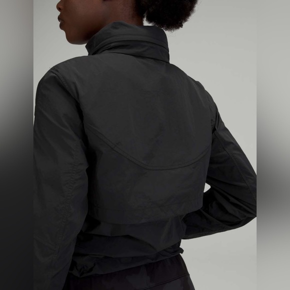 Lululemon Lightweight Hooded Jacket - Picture 4 of 14